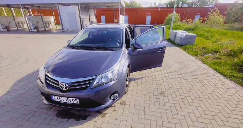 Toyota Avensis cena 49000 przebieg: 179000, rok produkcji 2014 z Mogilno małe 46